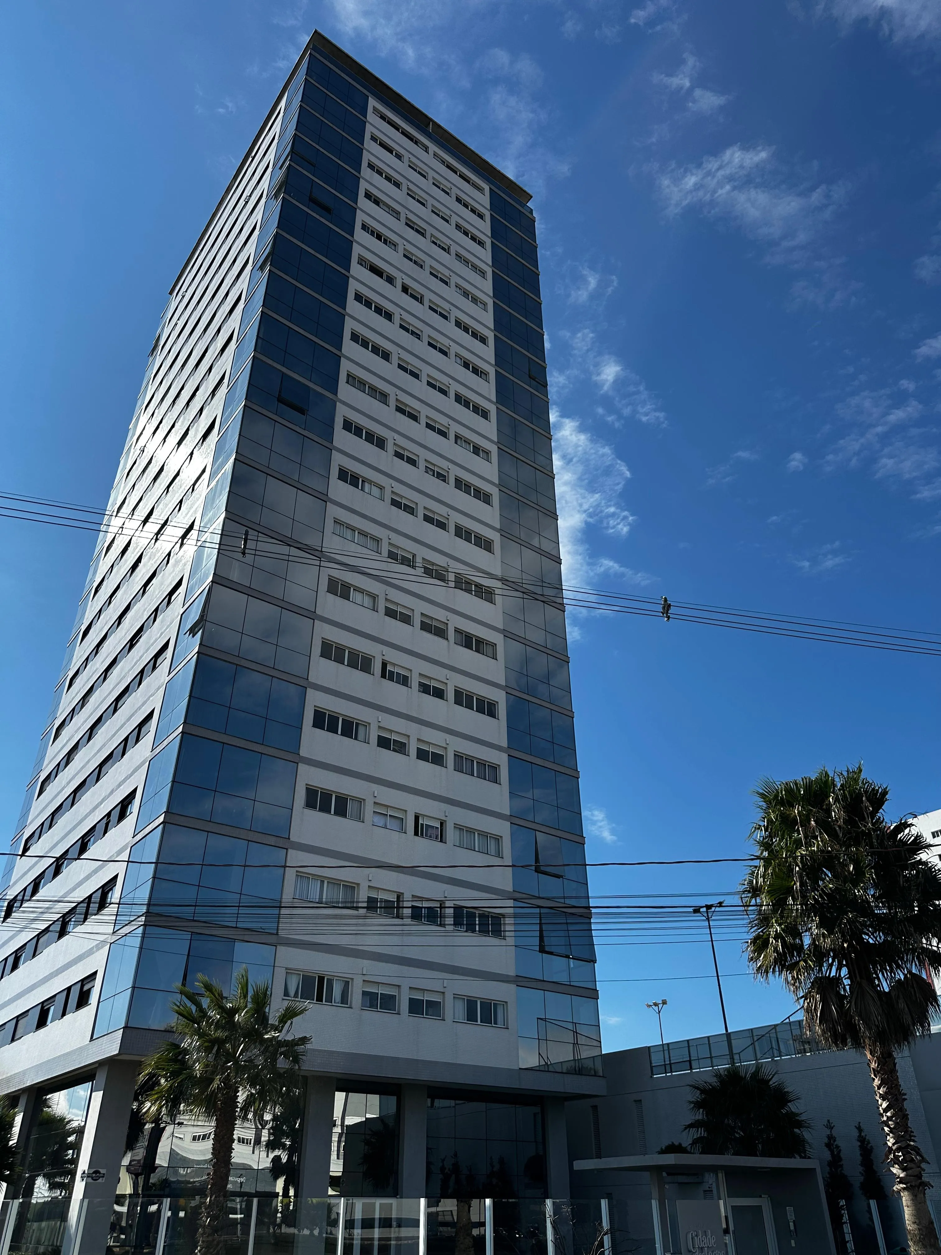 Apartamento mobiliado à venda no Cidade dos Lagos